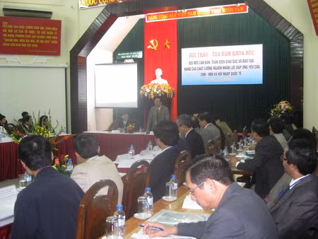  GS.TS Phạm Vũ Luận phát biểu chỉ đạo tại HN. 