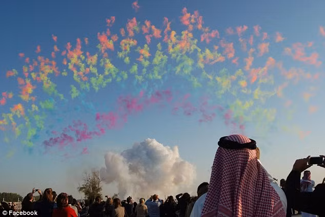 Xem bắn pháo hoa giữa ban ngày (video)