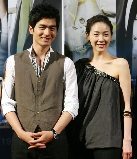 Choi Ji Woo chia tay với bạn trai của cô - nam diễn viên Lee Jin Wook 