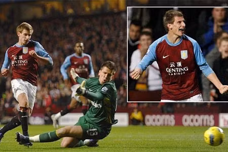 Albrighton đi vào lịch sử Premier League