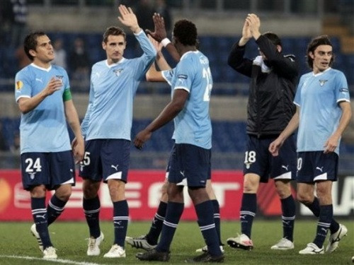 Lazio xuất sắc giành vé đi tiếp