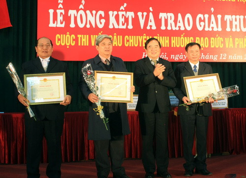 Các Sở GD-ĐT được Bộ GD-ĐT tặng Bằng khen. Ảnh, gdtd.vn