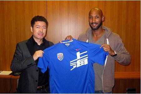 Anelka trong buổi lễ ra mắt CLB mới
