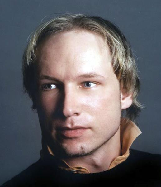 8. Cuộc thảm sát tại Na Uy. Ngày 22.7, Na Uy đã trải qua một sự kiện kinh hoàng nhất kể từ thế chiến thứ 2. Tại Oslo, một quả bom xe đã phát nổ gần các tòa nhà chính phủ làm 8 người chết. Sau đó một trại hè của thanh thiếu niên của đảng Lao động tại hòn đảo Utoya đã bị một tay súng 32 tuổi tên là Anders Behring Breivik tấn công làm 69 người thiệt mạng.