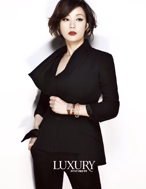 Jang Mi Hee trẻ đẹp ở tuổi 54 ảnh 5