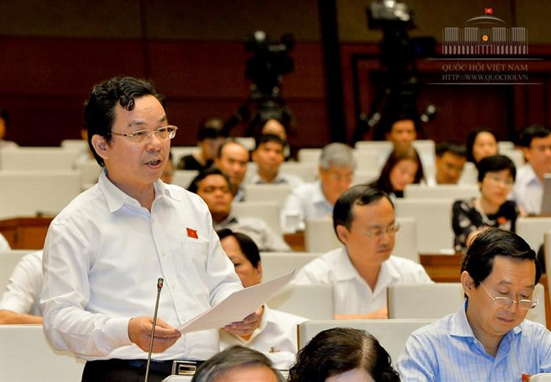 Đại biểu Quốc hội Hoàng Văn Cường – Tp.Hà Nội phát biểu tại Hội trường