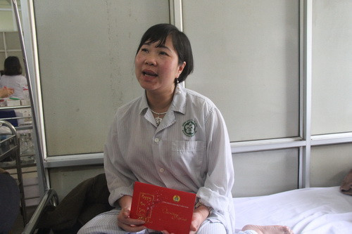 Dịp này nhiều tổ chức xã hội, các đoàn thiện nguyện cũng đến lì xì cho các bệnh nhân