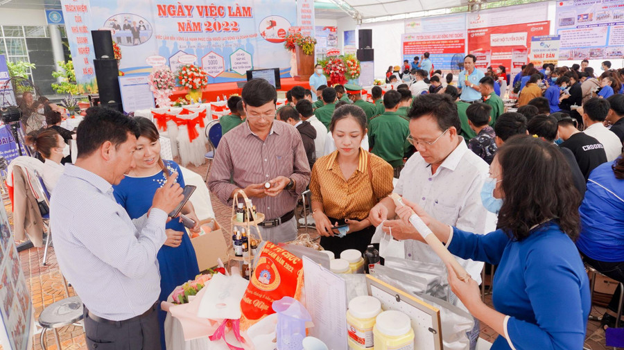 Ngày hội việc làm năm 2022 tại Kon Tum.
