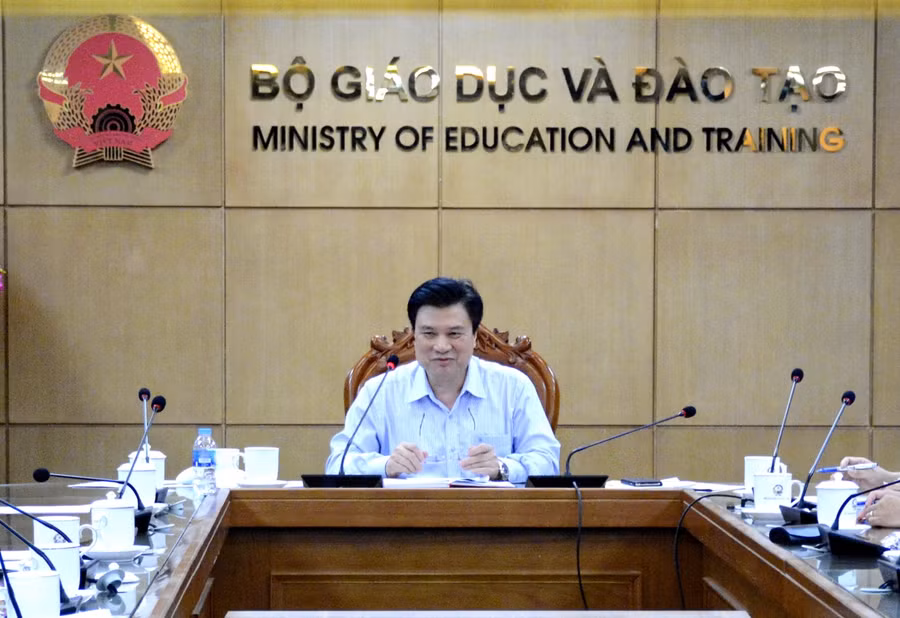 Thứ trưởng Nguyễn Hữu Độ chủ trì cuộc họp.