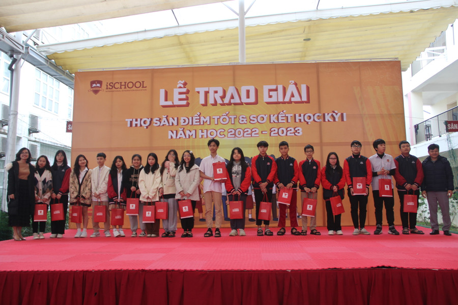 ... 177 giải bạc cho các học sinh.