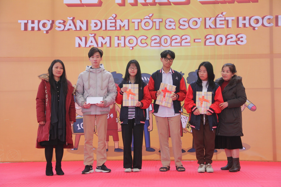 ... HSG cấp thành phố và học sinh thi IELTS đạt điểm cao.