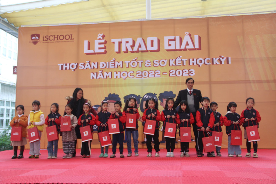 ...99 giải vàng và...