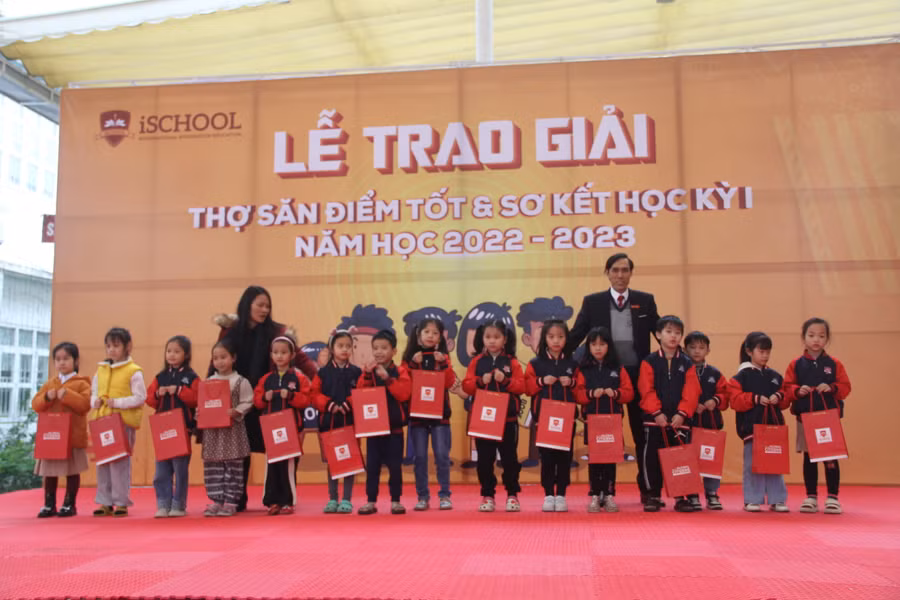 ...99 giải vàng và...