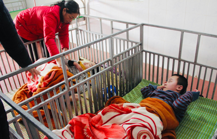 Trong số đó, có 50 em mang trên mình những khiếm khuyết cơ thể từ khi mới sinh.