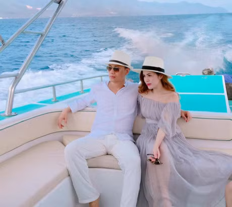 Truoc khi vuong tin don ly hon, Viet Anh voi ba xa tung man nong khien nguoi khac phat ghen - Anh 7