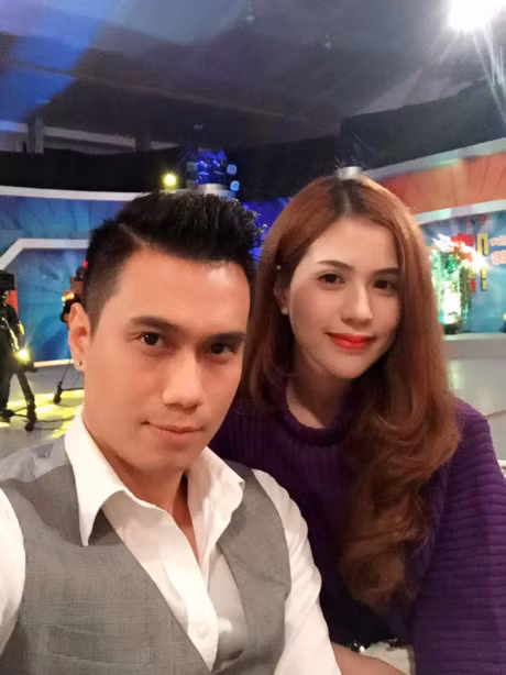 Truoc khi vuong tin don ly hon, Viet Anh voi ba xa tung man nong khien nguoi khac phat ghen - Anh 4