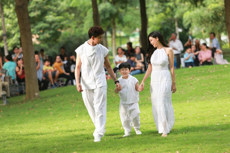 Tim - Quỳnh Anh với những bộ cánh ton sur ton đầy cá tính - Ảnh 22 Tim - Quynh Anh voi nhung bo canh ton sur ton day ca tinh - Anh 22