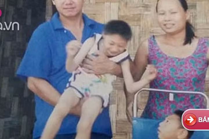 Vợ cũ của anh Nghị nuôi 2 con bại não: “Tôi gửi con nhờ chồng, chứ không bỏ rơi con“