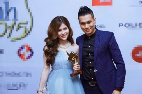 Truoc khi vuong tin don ly hon, Viet Anh voi ba xa tung man nong khien nguoi khac phat ghen - Anh 8