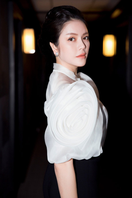 Lý Nhã Kỳ đọ sắc xinh đẹp bên Phạm Băng Băng và Dương Tử Quỳnh - Ảnh 3 Ly Nha Ky do sac xinh dep ben Pham Bang Bang va Duong Tu Quynh - Anh 3