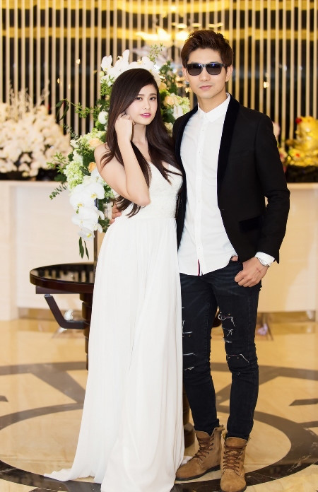Tim - Quỳnh Anh với những bộ cánh ton sur ton đầy cá tính - Ảnh 7 Tim - Quynh Anh voi nhung bo canh ton sur ton day ca tinh - Anh 7
