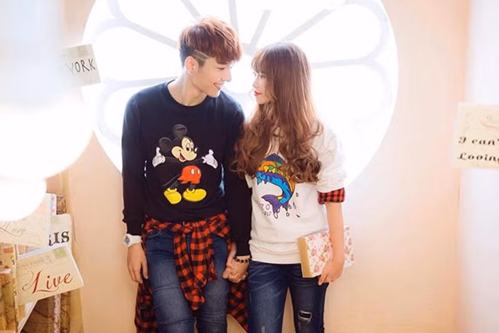 Mặc đồ đôi chất như các cặp đôi nổi tiếng của showbiz Việt