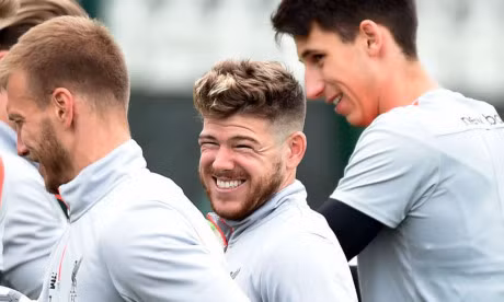 Chum anh: Liverpool tran day tu tin truoc tran cau 