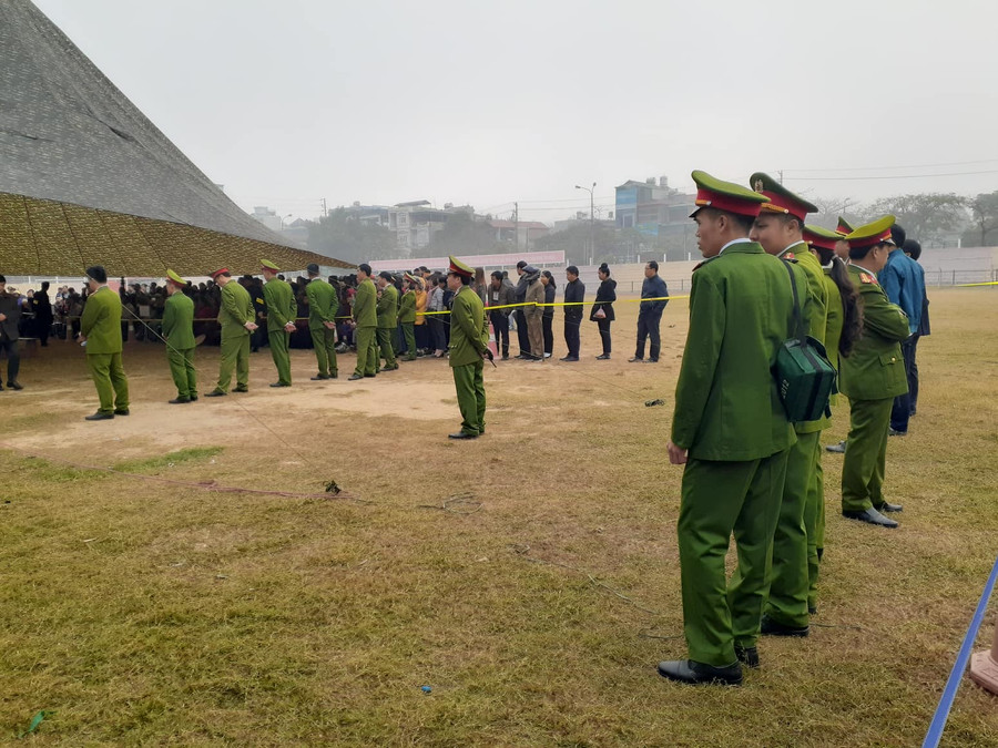 Nhiều lớp bảo vệ bởi các lực lượng chức năng CA tỉnh Điện Biên Nhiều lớp bảo vệ bởi các lực lượng chức năng CA tỉnh Điện Biên