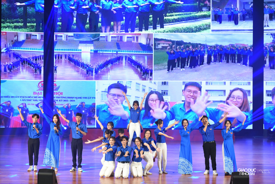 Tiết mục Vươn xa thanh niên – THPT Bắc Thăng Long thể hiện.