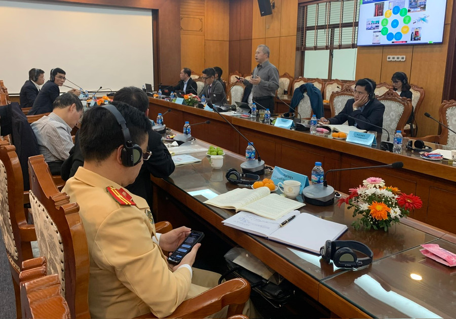 Các đại biểu tham luận tại cuộc Tọa đàm.