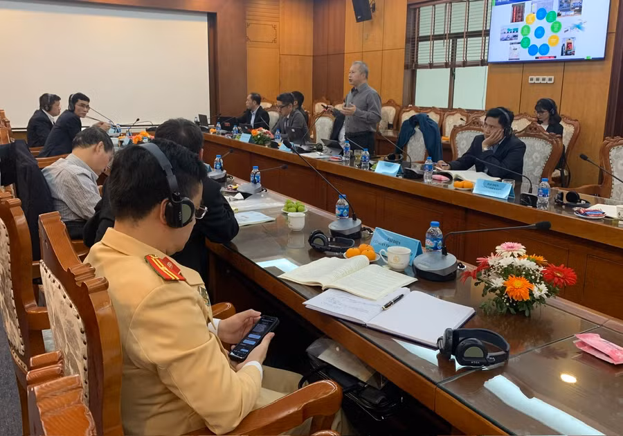 Các đại biểu tham luận tại cuộc Tọa đàm.