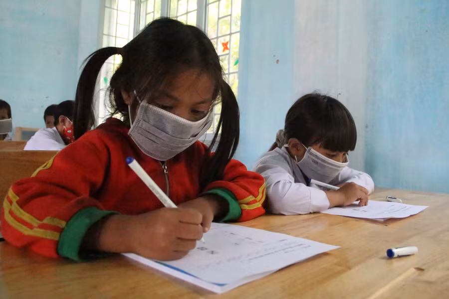 Học sinh điểm trường Đăk Púk – Trường PTDT bán trú Tiểu học Đăk Nên (xã Đăk Nên).