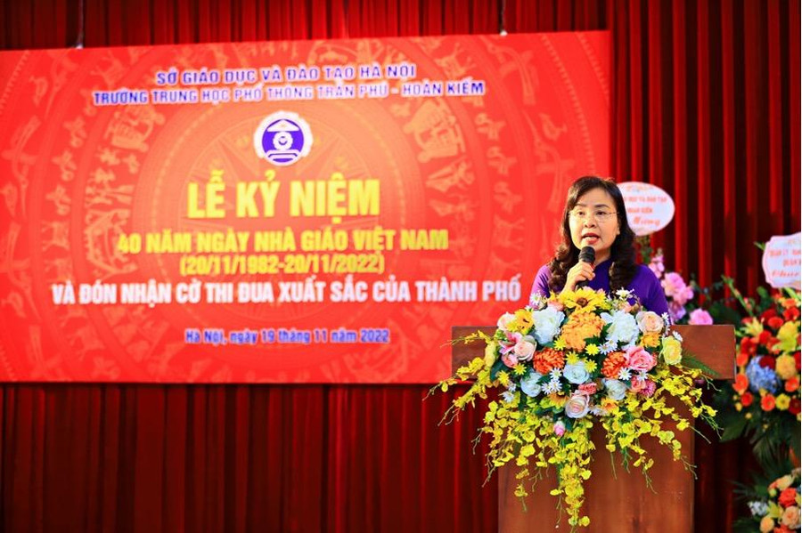 Cô Trần Thị Hải Yến, Hiệu trưởng Trường THPT Trần Phú – Hoàn Kiếm (Hà Nội). Cô Trần Thị Hải Yến, Hiệu trưởng Trường THPT Trần Phú – Hoàn Kiếm (Hà Nội).