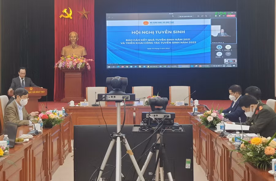 Hội nghị diễn ra theo hình thức trực tuyến kết hợp trực tiếp