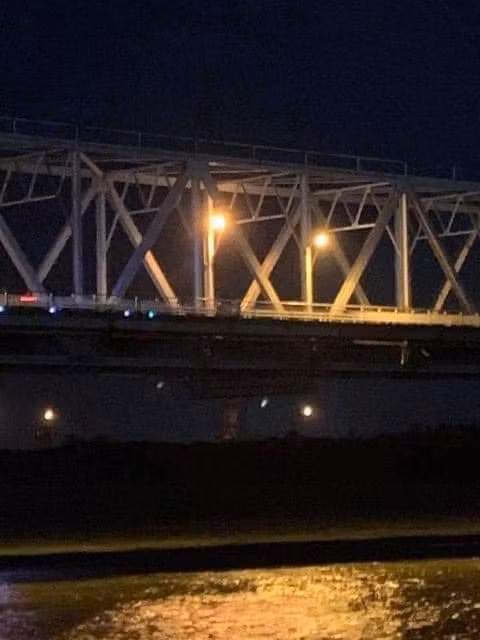 Nơi thầy T. gieo mình xuống sông Lam tự tử. Ảnh: PL&amp;BĐ