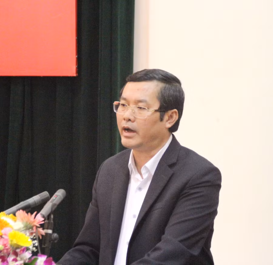 Thứ trưởng Nguyễn Văn Phúc phát biểu tại hội nghị Thứ trưởng Nguyễn Văn Phúc phát biểu tại hội nghị