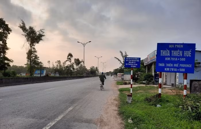 Vụ việc được phát hiện khi xe khách dừng lại tại quán ăn D.T để ăn tối. Ảnh: Báo Giao thông