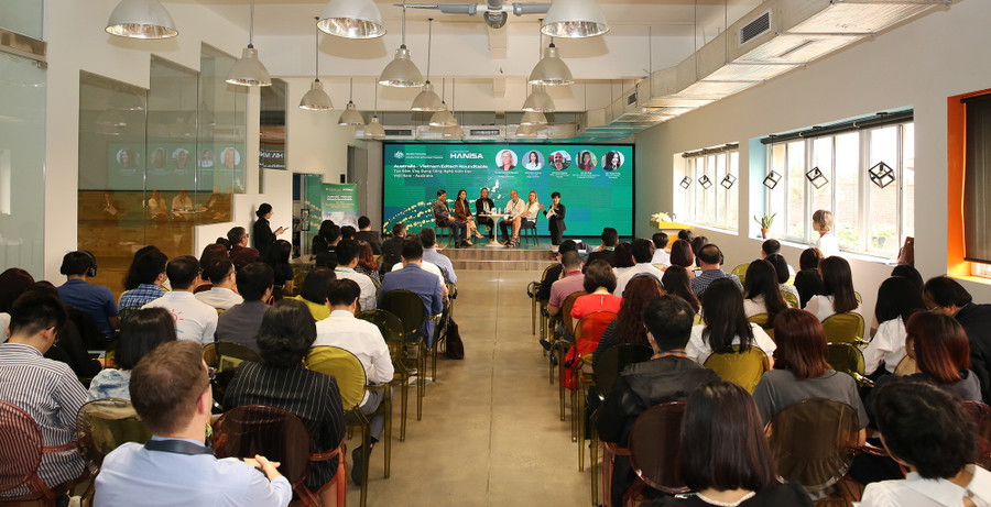 Toàn cảnh Tọa đàm “Ứng dụng Công nghệ Giáo dục Việt Nam – Australia. Toàn cảnh Tọa đàm “Ứng dụng Công nghệ Giáo dục Việt Nam – Australia.