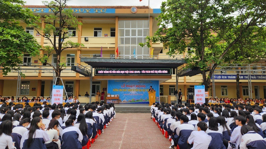 Lễ phát động hưởng ứng Ngày Sách Việt Nam tại Trường THPT Đào Duy Từ, tỉnh Quảng Bình. Lễ phát động hưởng ứng Ngày Sách Việt Nam tại Trường THPT Đào Duy Từ, tỉnh Quảng Bình.