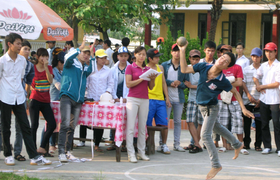 Học sinh tham gia cuộc thi Hội khỏe Phù Đổng cấp huyện