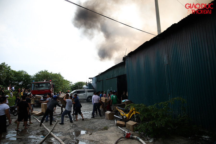 Đám cháy được phát hiện vào khoảng 16h chiều hôm nay 28/8.