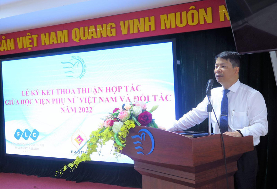 PGS.TS Trần Quang Tiến phát biểu tại buổi lễ