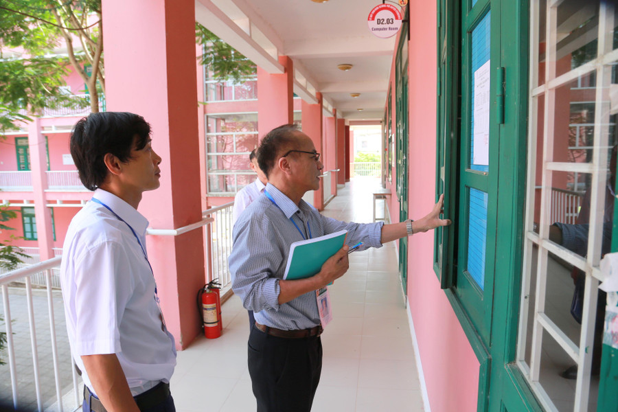 Đoàn công tác lưu ý, các điểm thi cần lắp đặt thiết bị giám sát an ninh tại khu vực lưu trữ bài thi, đề thi.