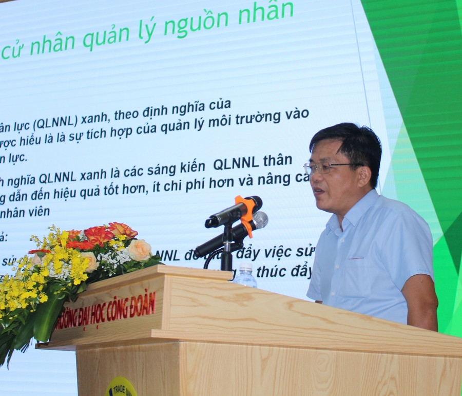 PGS.TS Lê Thanh Hà – Chủ tịch Hội đồng Trường ĐH Lao động - Xã hội tham luận tại hội thảo PGS.TS Lê Thanh Hà – Chủ tịch Hội đồng Trường ĐH Lao động - Xã hội tham luận tại hội thảo