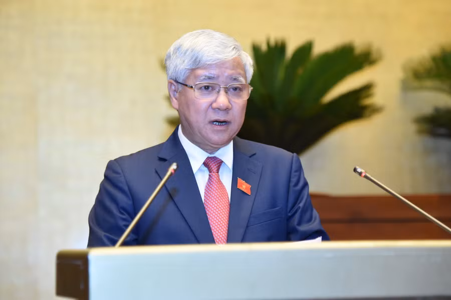 Chủ tịch UBTƯ MTTQ Việt Nam Đỗ Văn Chiến trình bày báo cáo tổng hợp ý kiến, kiến nghị của cử tri và Nhân dân gửi tới Quốc hội