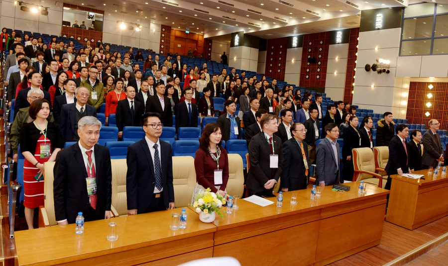 Đông đảo đại biểu dự lễ gặp mặt