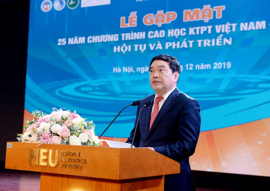 GS.TS Trần Thọ Đạt phát biểu tại buổi lễ