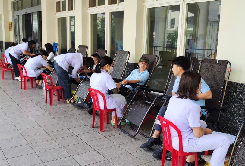 Ngày hội hiến máu được tổ chức tại khu vực nhà ăn dành cho nhân viên thuộc Công ty TNHH Gang thép Formosa Hà Tĩnh.