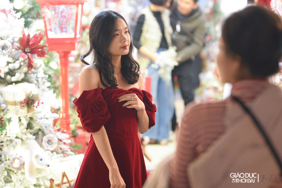 Đi qua dọc tuyến phố, mọi người đều có thể tận hưởng được không khí Giáng sinh tại nơi đây.