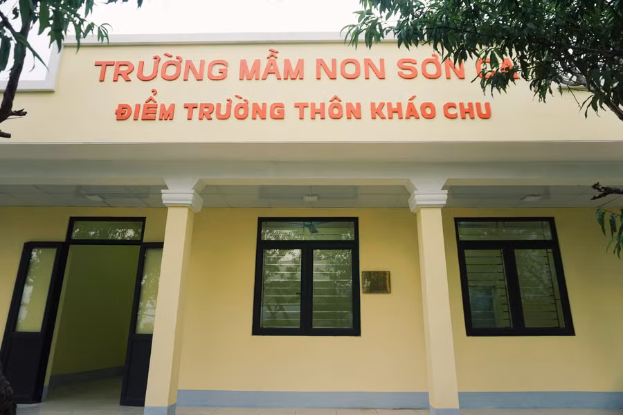 Điểm trường đã được xây dựng mới khang trang, đầy đủ cơ sở vật chất.